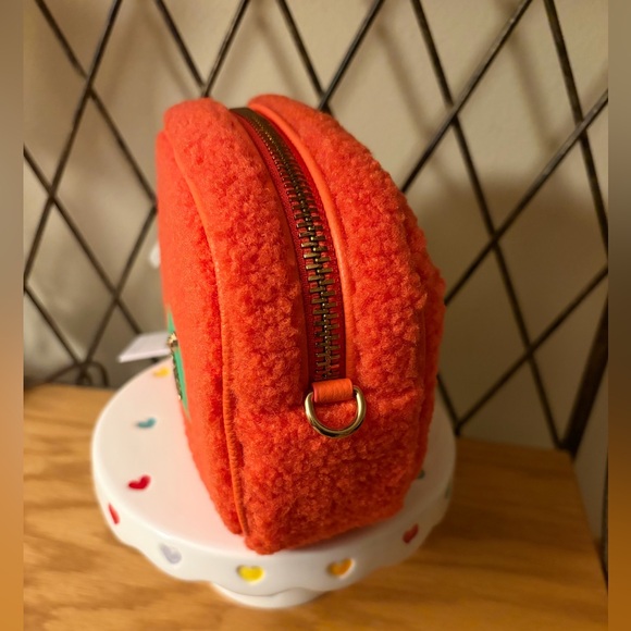 Kurt Geiger Fleece Camera Bag NWT - Picture 10 of 10